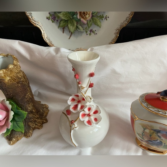 🌷NWT Delicate,Simple Beautiful,Small Bud Vase,Great 4 Flowers,Gift,Collectible🌸 - Picture 5 of 16